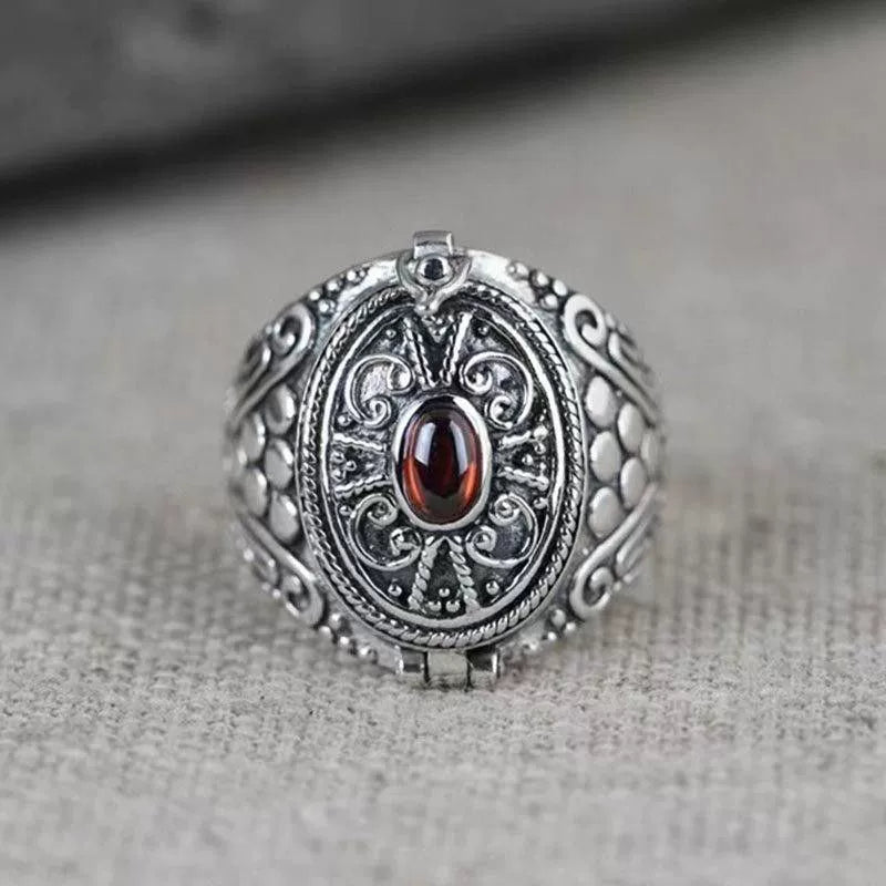 Vintage storage ring