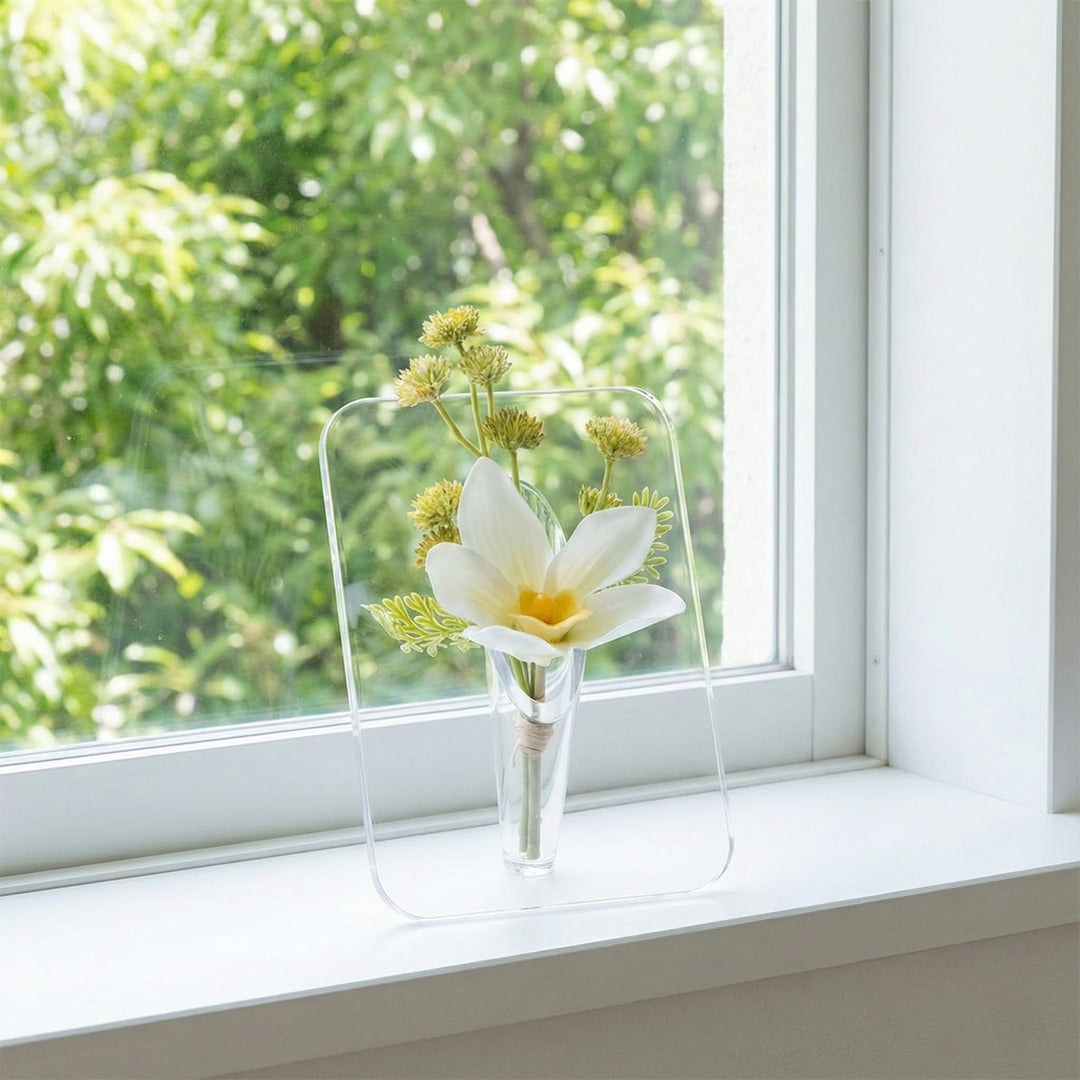 💐 💐 Acrylic Vase with Artificial Flowers (8 x 6 Inch) -Each vase comes with a free random artificial flower worth $19.99.